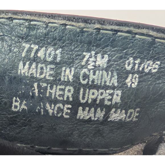 Clarks Artisan Black Leather Sandals WOMENS 7.5M Silver Stitch Slip Ons Comfy - Picture 8 of 8